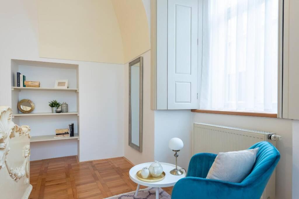 Rose Apartments / Romantic & Cozy / City Center Praga Exterior foto