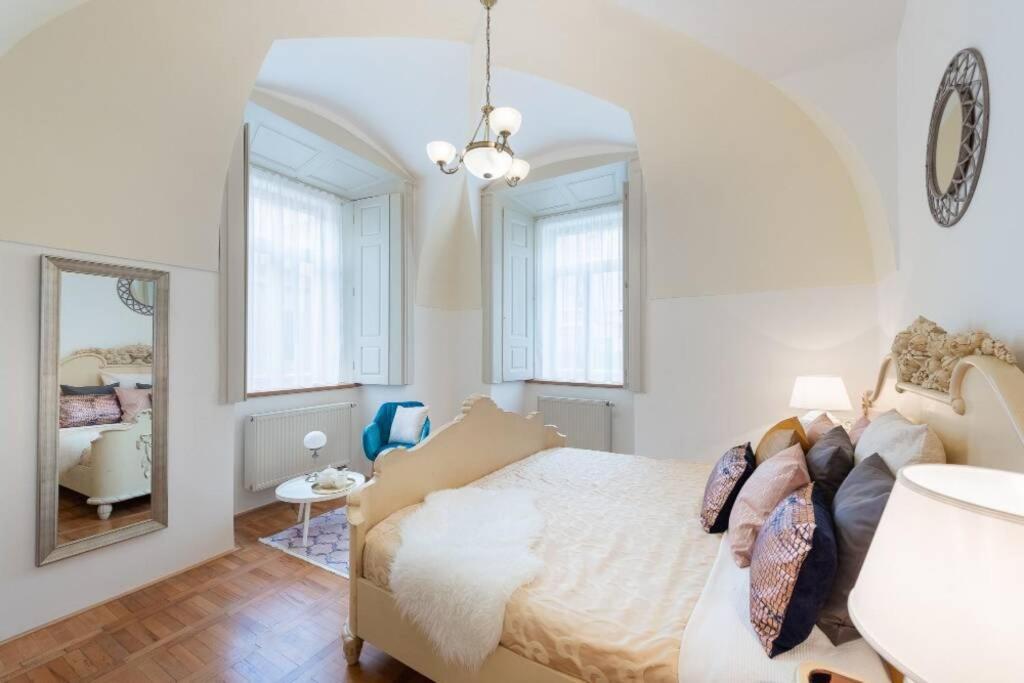 Rose Apartments / Romantic & Cozy / City Center Praga Exterior foto