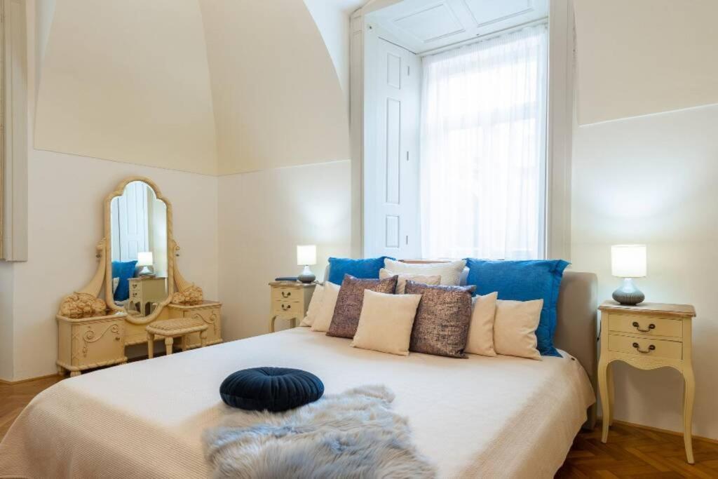 Rose Apartments / Romantic & Cozy / City Center Praga Exterior foto
