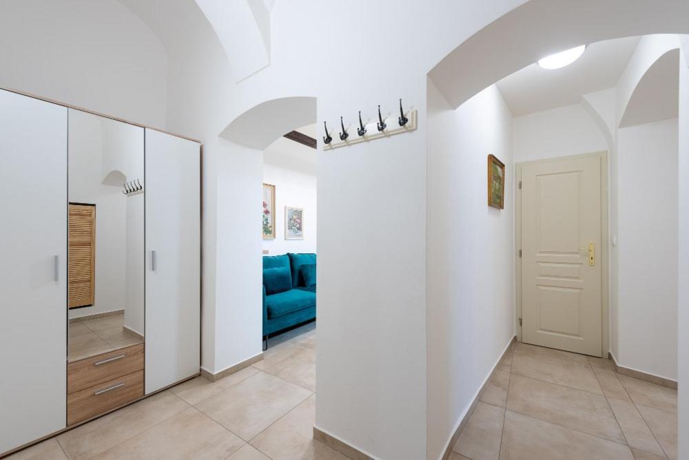 Rose Apartments / Romantic & Cozy / City Center Praga Exterior foto